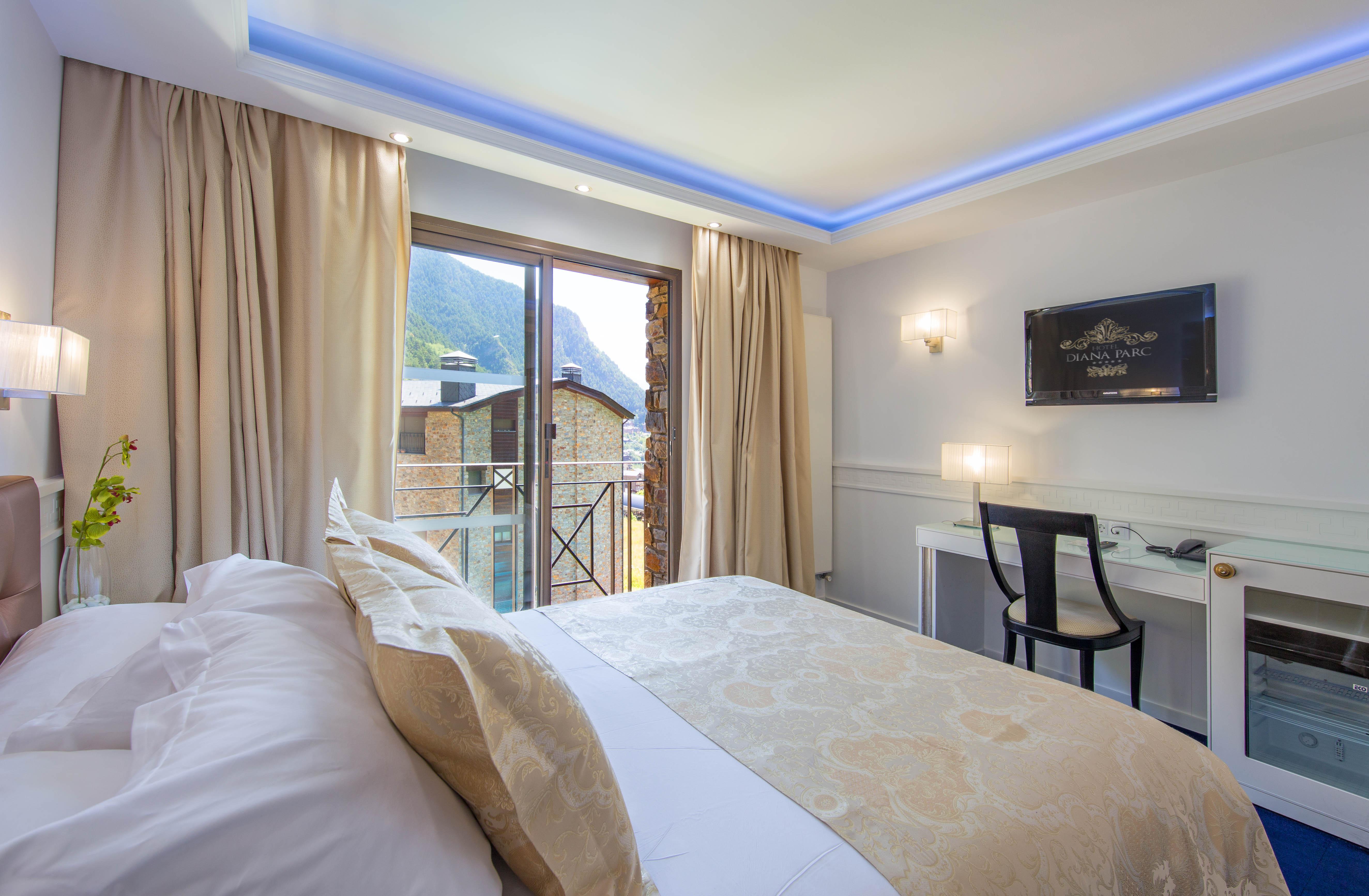Hotel Princesa Parc Excellence Arinsal Exterior photo A room at the hotel