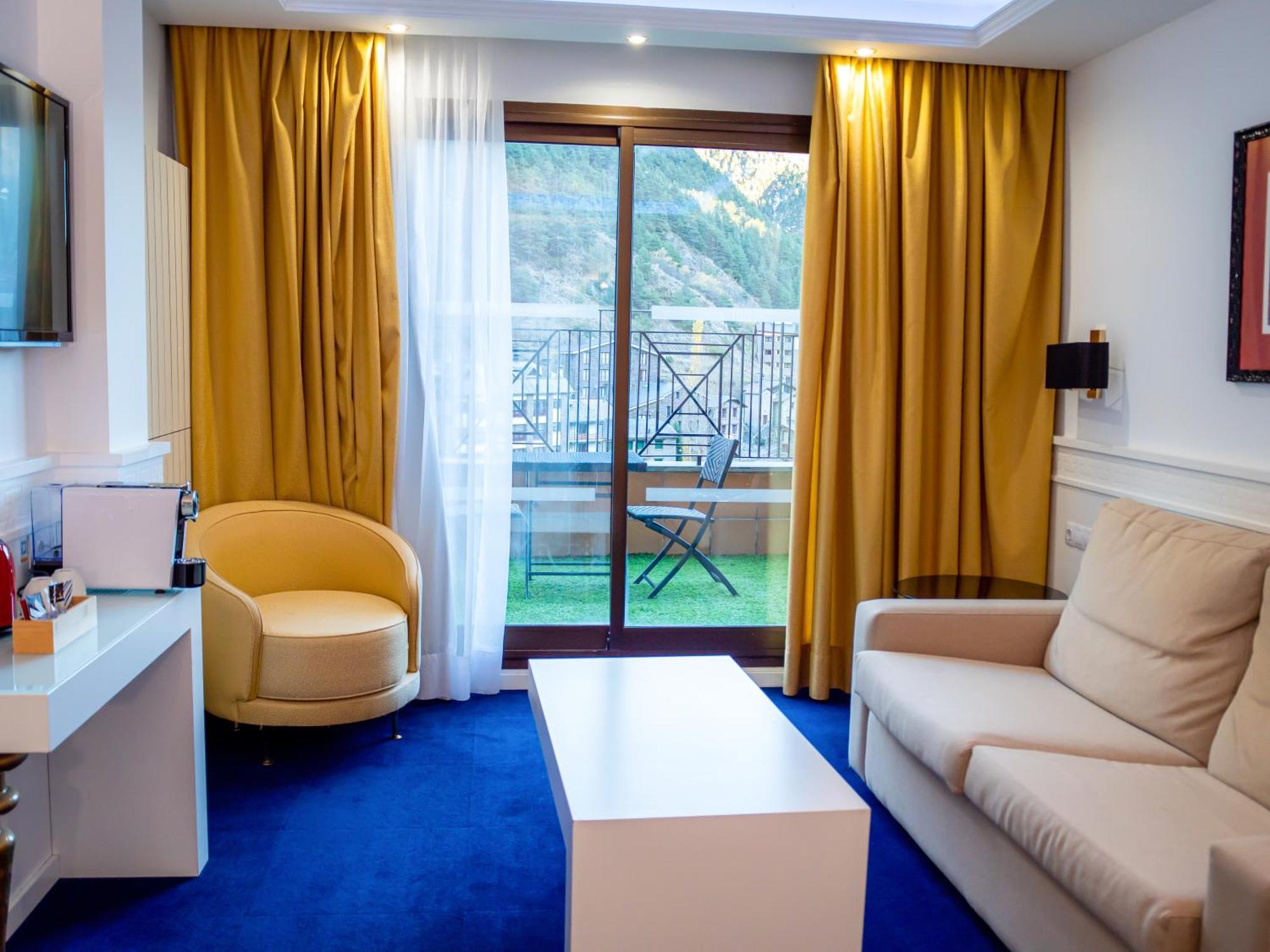 Hotel Princesa Parc Excellence Arinsal Exterior photo A suite at the hotel